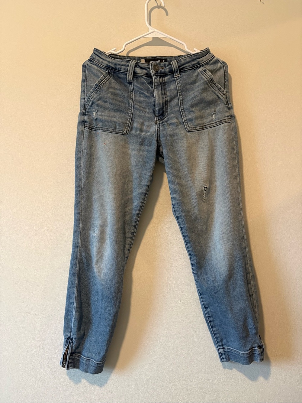 Kut from the Kloth Light Blue Cropped Relaxed Jeans with Ankle Zips